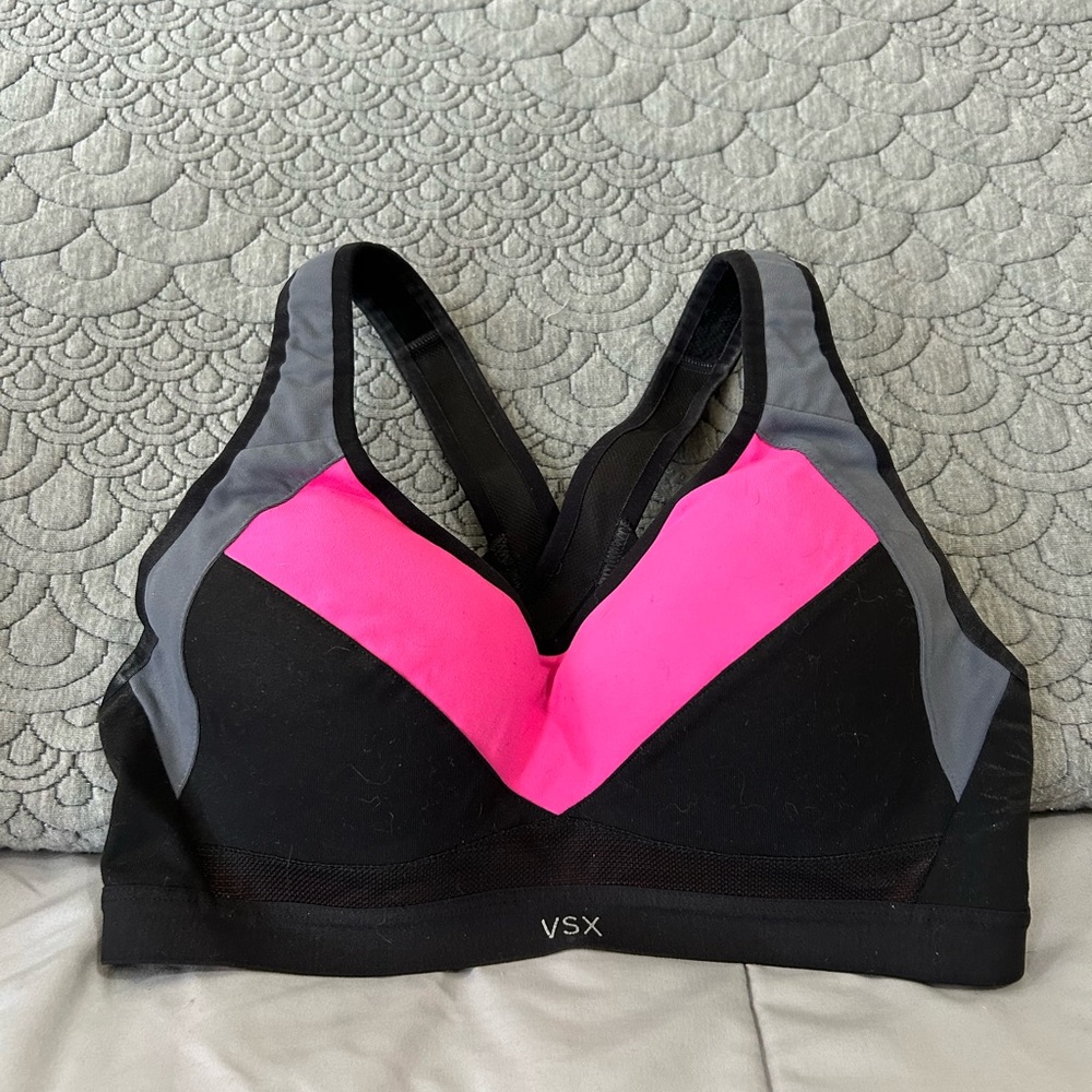 VSX sports bra size 32C